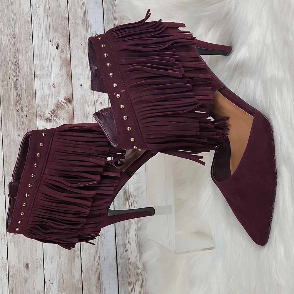 Nine West, women's Burgandy fringed suede heels, small gold hardware, Sz 6 1/2